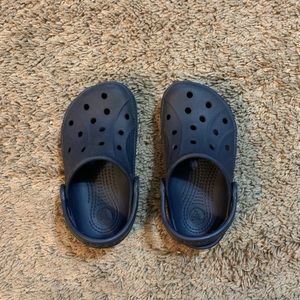 🐣Size 8 blue toddler crocs